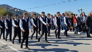 IMG-89ee436ff7ae4b1543036aae32d28ee2-V_original